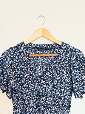 ONLY Navy Floral V-Neck Dress**NWOT**